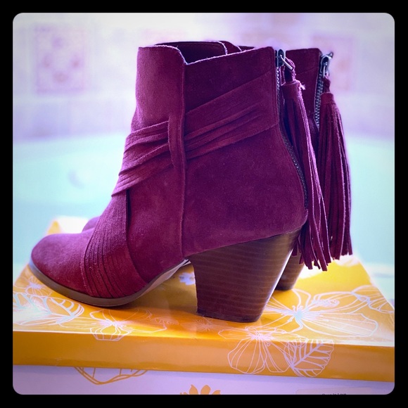 Boots - Picture 1 of 8